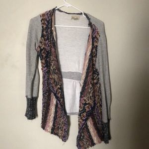Size M BKE gimmicks cardigan